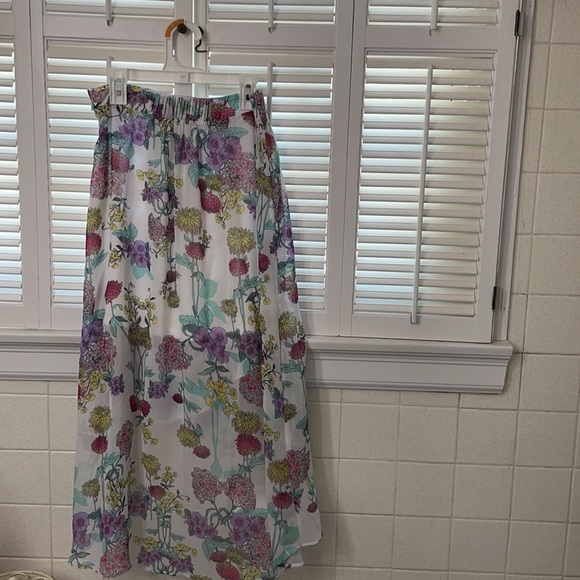 Bisou Bisou high low floral skirt - Picture 3 of 3